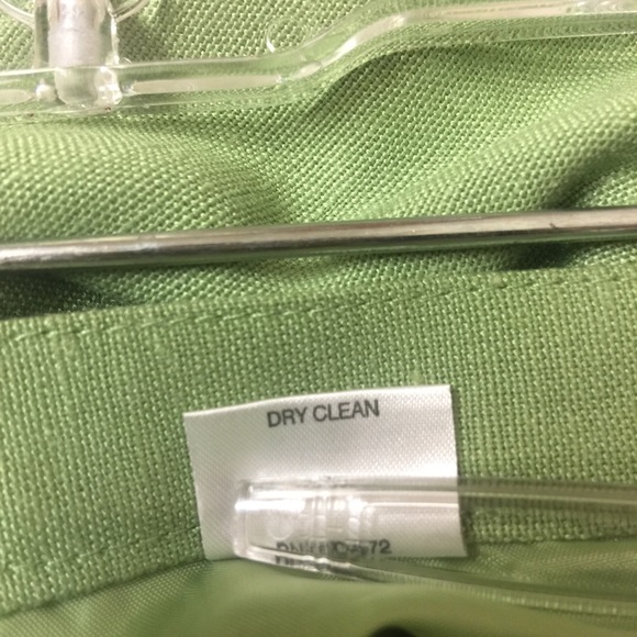 Beautiful classic jade suit. Linen/rayon mix. - Picture 7 of 8